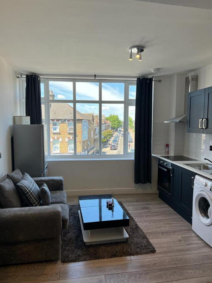 Modern Apartment In London Финчли Экстерьер фото